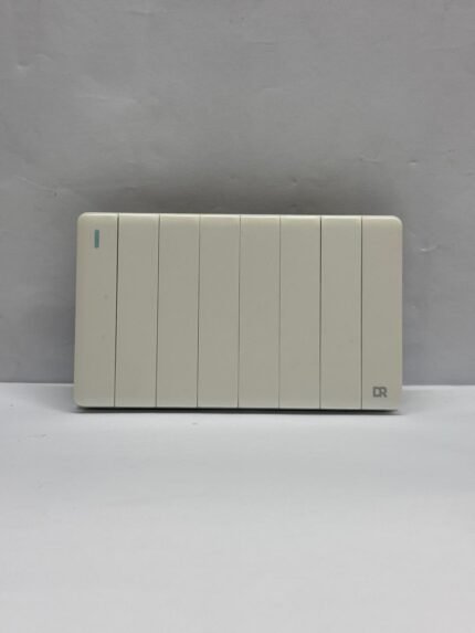 8 GANG  Xises off white